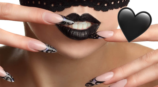 Goth Nails: Dunkle & luxuriöse Nageldesigns